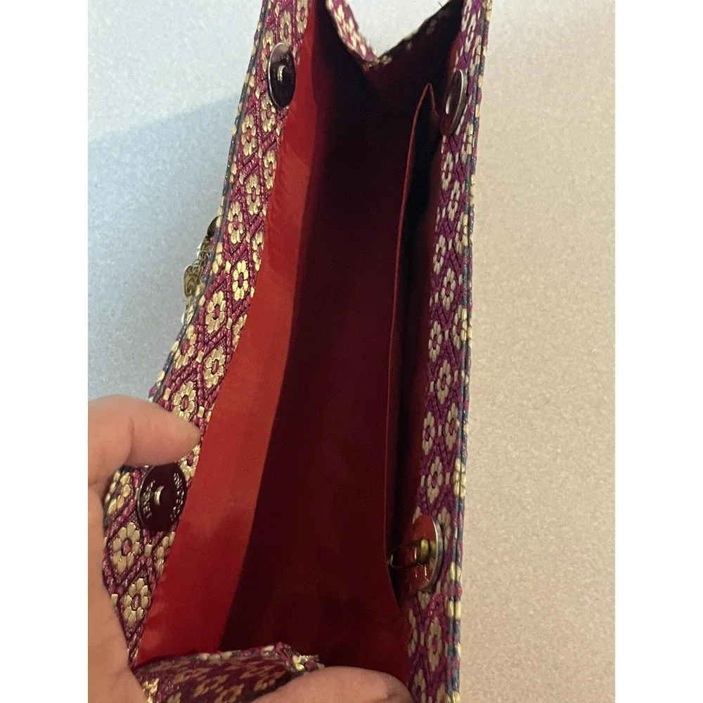 Cool Vintage 70s 80s Gold Purple Medallion RHAINSTONE  Banarasi Brocade‎ Clutch